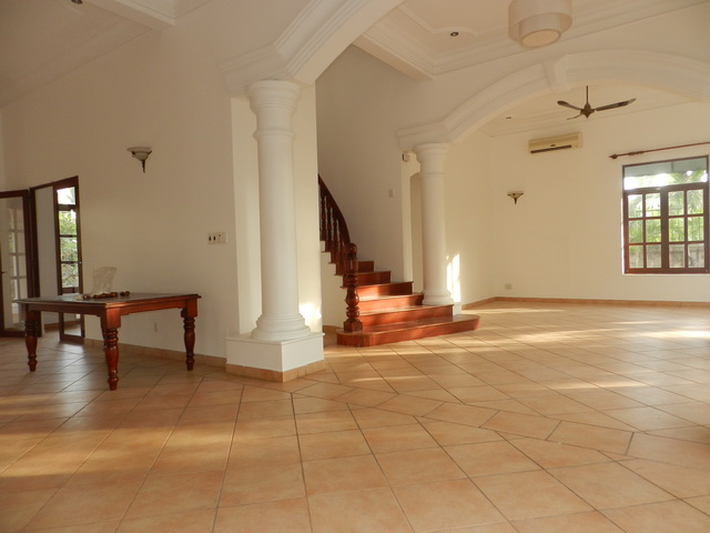 5 bedrooms villa for rent in compound, District 2