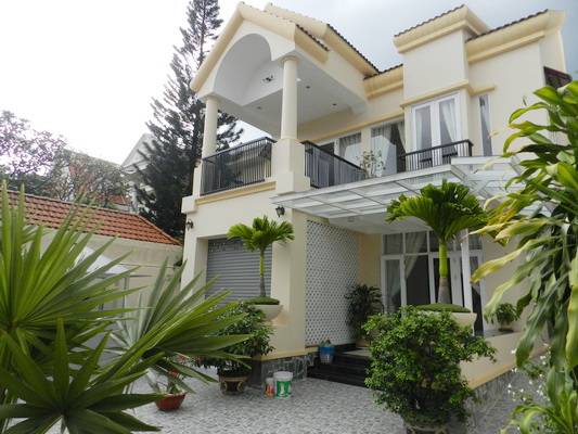 Bright villa/house for rent, Thao Dien (An Phu), District 2, Saigon - Hochiminh - HCMC, Vietnam. 5 beds