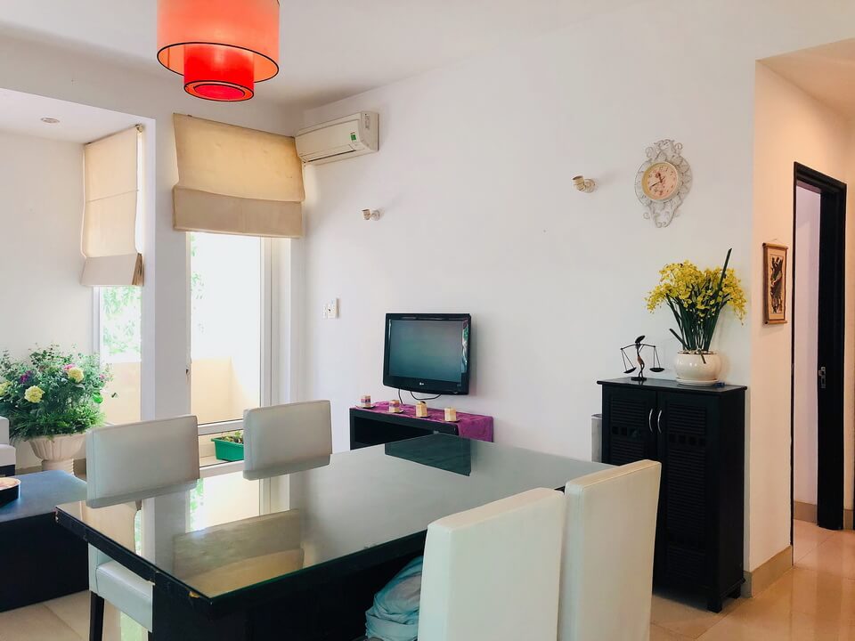 Lovely 2 bedrooms serviced apartment for rent in Nguyen Van Huong